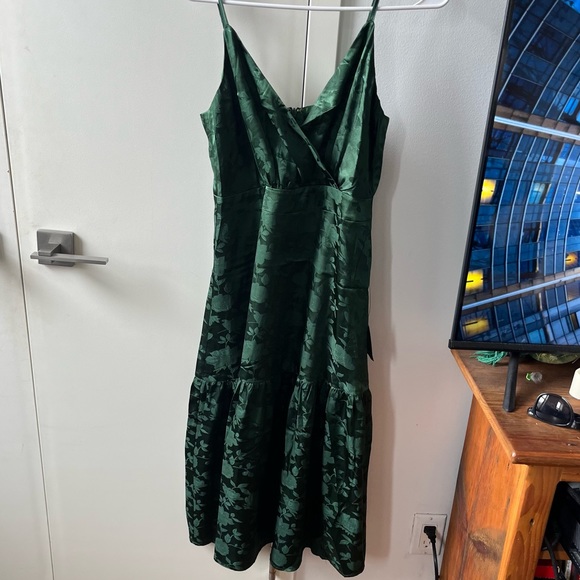 Lulu’s Emerald Green Satin Dress - Picture 5 of 8